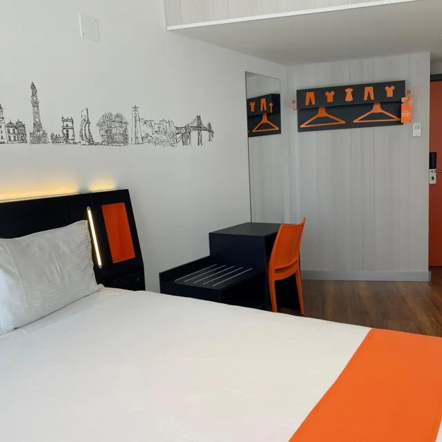 Room, Double Bed, Accessible, easyHotel Lisbon 1/5