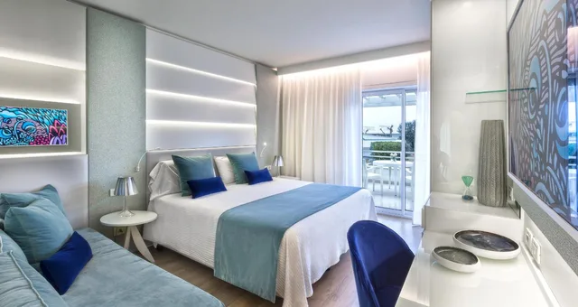 غرفة فاخرة بإطلالة على البحر مع أريكة، Atlantic Hotel Riccione 5/10