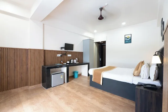 Family, Quadruple, 2 Queen Beds, Hotel Mainak 7/10