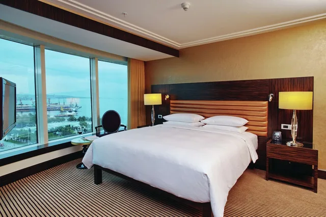 غرفة متصلة عائلية بسريرين كينج بغرفتي نوم، Hilton Baku 2/7