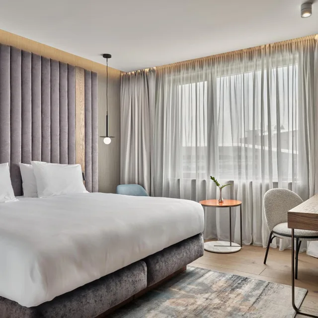 1 Bedroom, Suite, King Bed, Lake View, Lounge Access, Top Floor, Crowne Plaza Sofia An Ihg Hotel 1/2