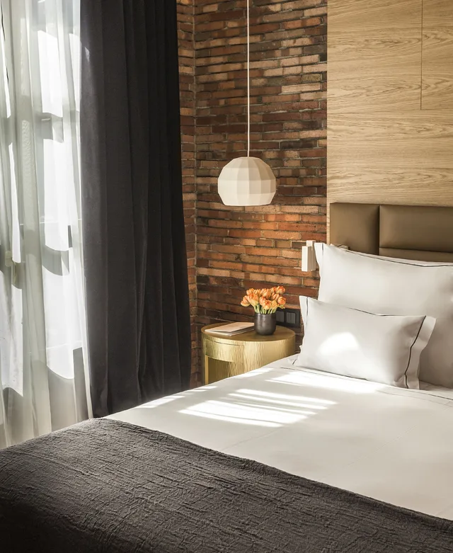 جناح جونيور بسرير كينج بشرفة، Monument Hotel 1/6