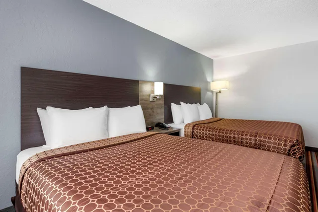 غرفة بسريرين كوين، Quality Inn and Suites Sulphur Springs TX 1/2