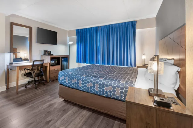 غرفة بسرير كينج، Econo Lodge Hicksville - Long Island 1/8