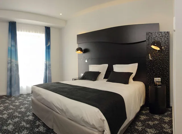 غرفة سوبيريور رباعية، Kyriad Prestige Perpignan Centre del Mon 2/6