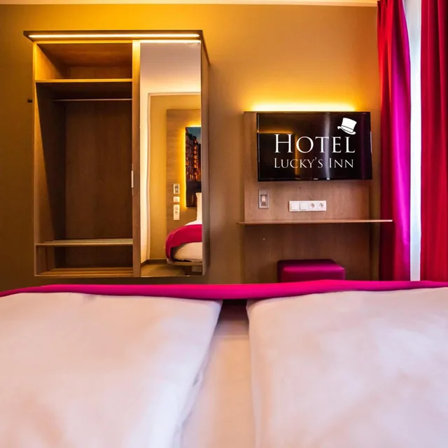 غرفة بسرير مزدوج بحمام خاص، Hotel Luckys Inn Gmbh 8/10
