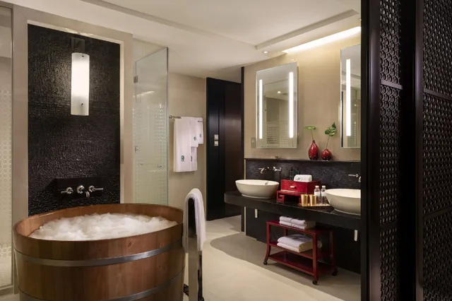 Pool, Cotai, Suite, King Bed، Banyan Tree Macau 7/7