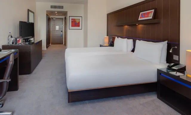 Room, Twin Beds, Hilton London Canary Wharf 9/15