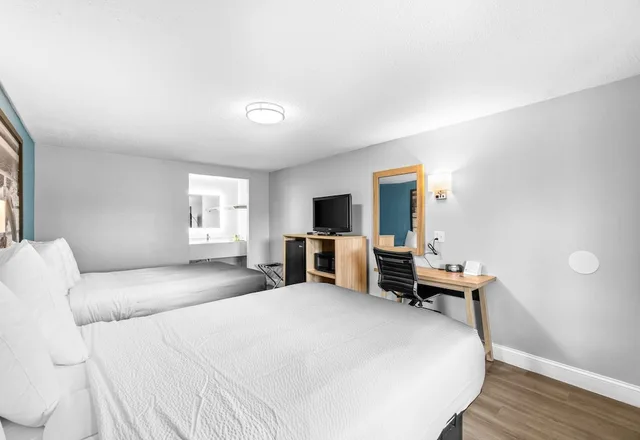 غرفة ديلوكس بسريرين مزدوجين للمدخنين، Super 8 By Wyndham Lantana West Palm Beach 3/10