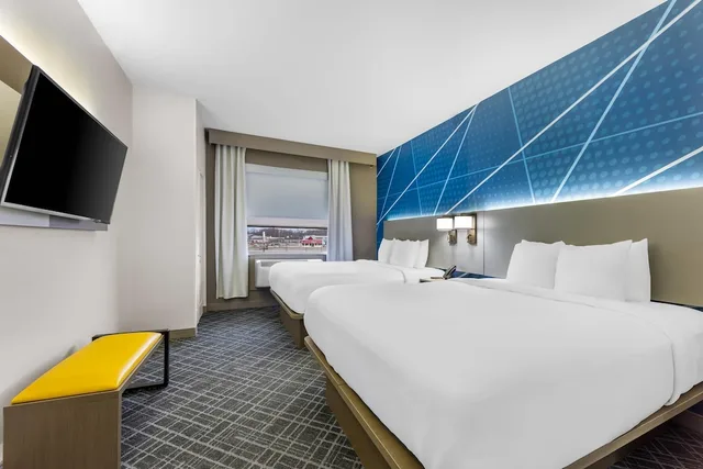 جناح بسريرين كوين مع أريكة، Comfort Suites London, KY 2/8
