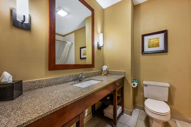غرفة بسريرين كوين، Best Western Plus Georgetown Corporate Center Hotel 4/4