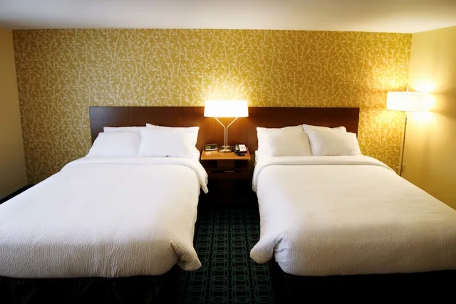 غرفة بسريرين كوين، Fairfield Inn Suites London 1/5