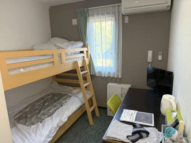 غرفة بسريرين منفصلين وسرير بطابقين، Hakodate Park Hotel 1/1