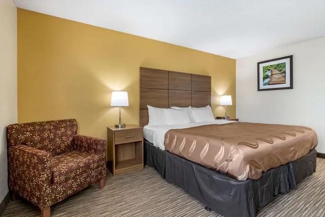 Efficiency, Suite, King Bed، Quality Inn Creston 1/3