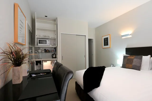 غرفة قياسية بسرير مزدوج أو سريرين منفصلين، Swiss-Belsuites Pounamu Queenstown 1/2