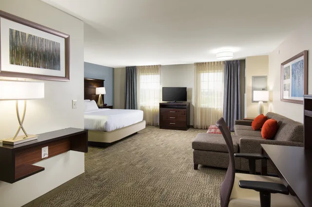 جناح استوديو بسرير كوين بمطبخ، STAYBRIDGE SUITES COLUMBUS POLARIS 1/5