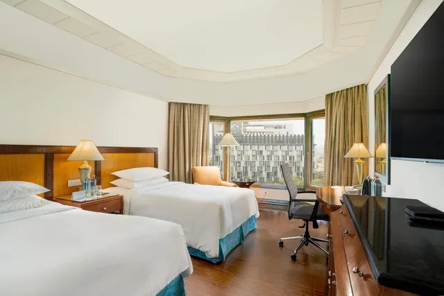 غرفة ديلوكس بسريرين منفصلين بحوض استحمام، Hyderabad Marriott Hotel And Convention Centre 4/6
