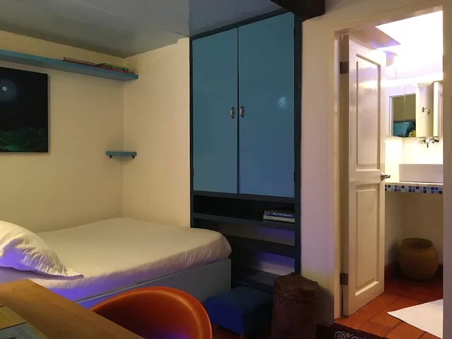 Blue, Junior, Double Bed، Les Lezards Bed Breakfast 3/3