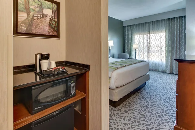 غرفة ديلوكس بسرير كينج لذوي الإعاقة، Drury Inn & Suites Columbus Polaris 8/8