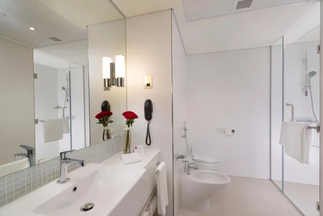 3 Bedrooms, Apartment, 1 King and 2 Queen Beds, Aparthotel Adagio Abu Dhabi Al Bustan 3/5