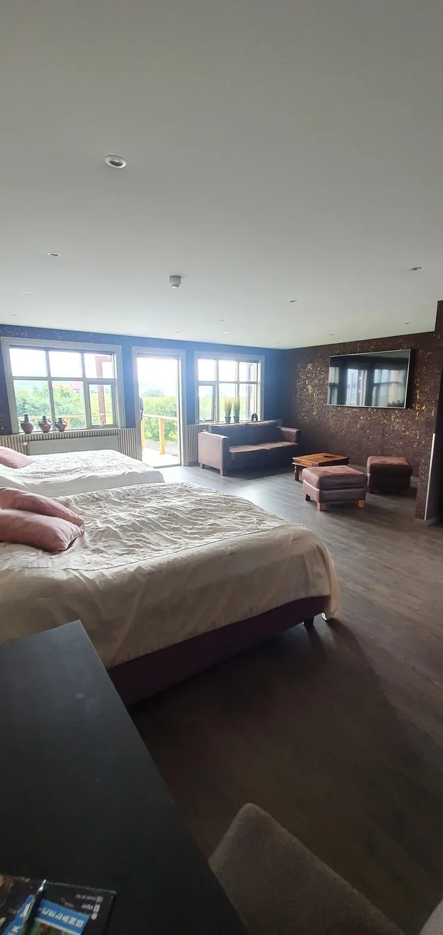 جناح عائلي بسرير كوين وسريرين منفصلين بشرفة، HOTEL KRIUNES 7/9