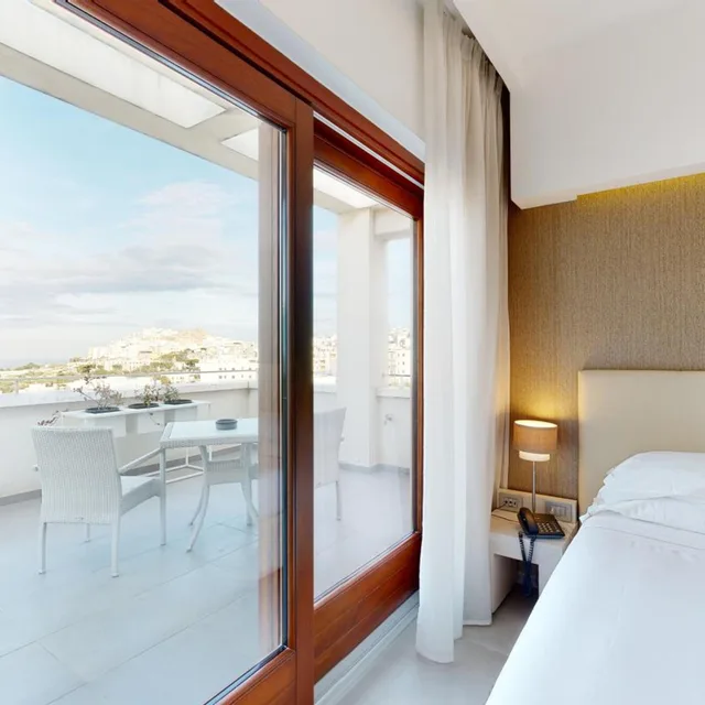 Junior Suite, Monte Sarago 6/8