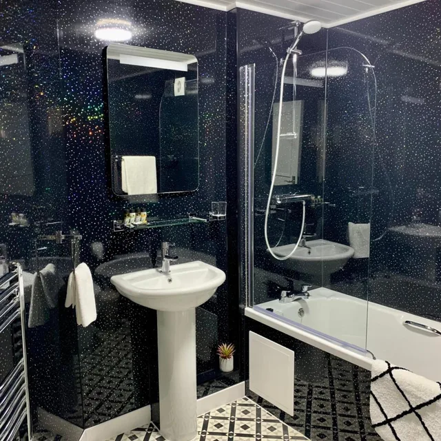 غرفة مفردة بمطبخ صغير، Sarum Hotel 4/7