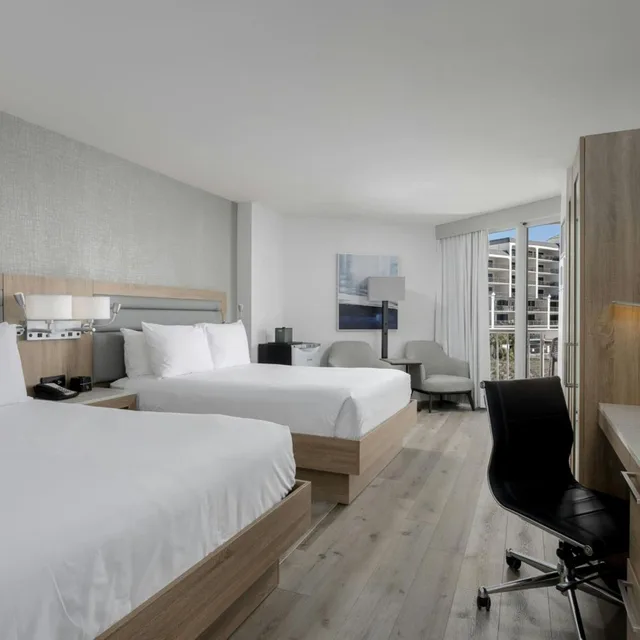 Standard, 2 Queen Beds, Coastline View، Perdido Beach Resort 1/3