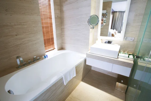 Premier, Suite, Double Bed, Ocean View, Holiday Beach Hotel Danang 7/8