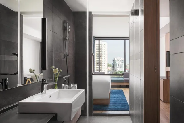غرفة ديلوكس تنفيذية بسريرين منفصلين مع أريكة، Courtyard Phnom Penh 9/9