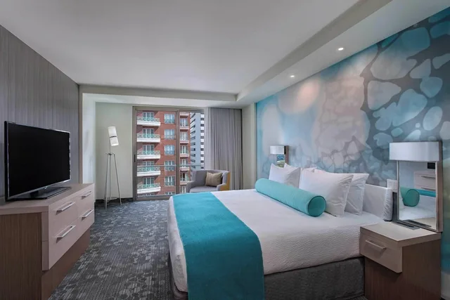 جناح بسرير كينج مع أريكة، Courtyard By Marriott Guatemala City 1/3