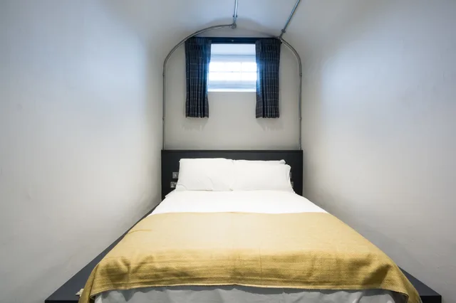 غرفة بسرير مزدوج بحمام مشترك، CoDE Pod Hostels THE CoURT 2/9