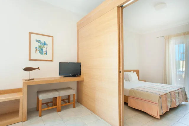 Apartment, Pool View, Silver Beach 1/4