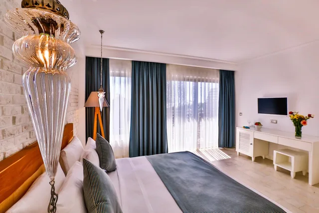 Deluxe, Double Bed, Balcony, Arnna Hotel 4/10
