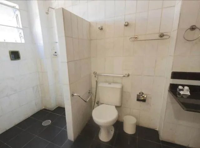 غرفة قياسية رباعية بسرير مزدوج وسريرين منفصلين، Monte Serrat Hotel 7/8
