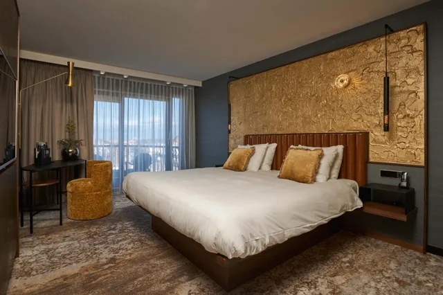 Design, Double Bed, Balcony، Alexander Hotel 5/10