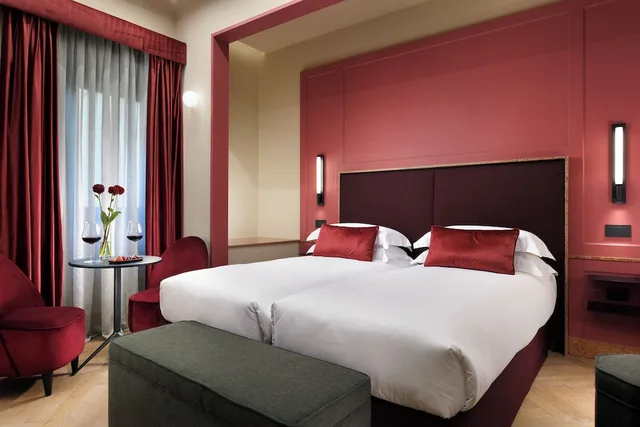 غرفة كلاسيكية بسرير كينج، Floren Luxury Hotel 1/9