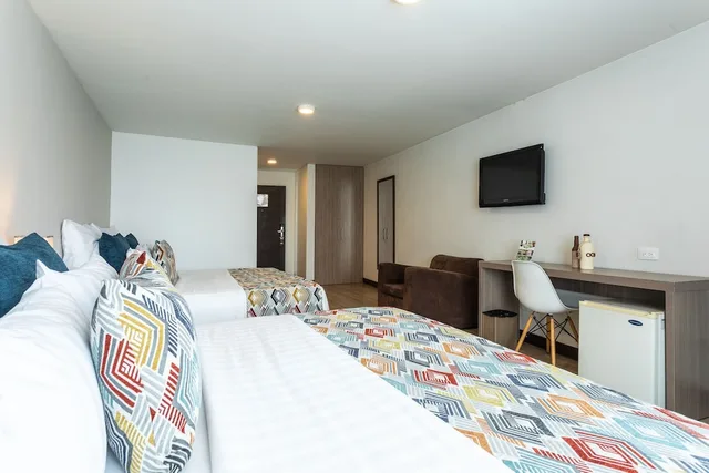 غرفة قياسية بسريرين منفصلين وسريرين كينج، Hotel Carretero 3/4