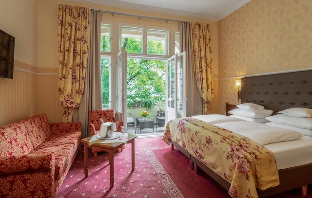 غرفة سوبيريور بسرير مزدوج بشرفة، HOTEL AUGUSTA 3/5