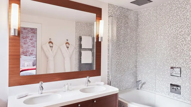 جناح ديلوكس بسرير كينج، Normandy Barriere Hotel 2/3