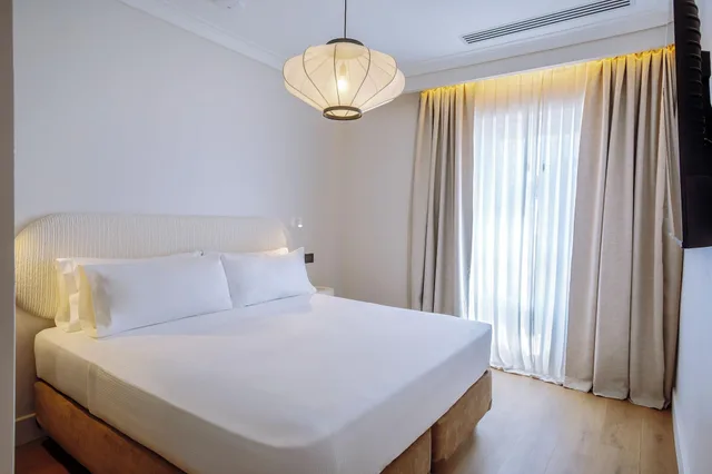 غرفة سوبيريور بسرير مزدوج بإطلالة على البحر، Hotel Iruna 1/7