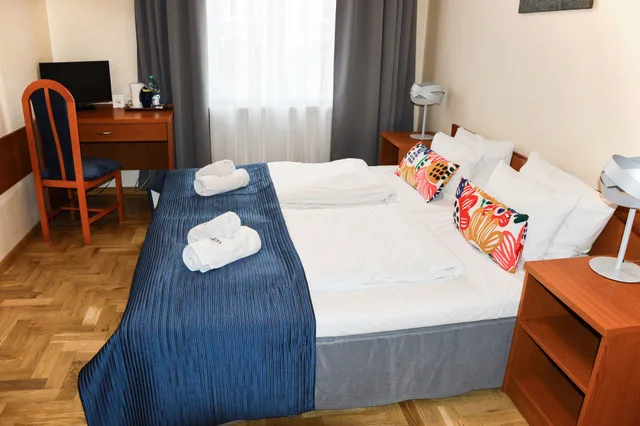 Room, Double Bed, Private Bathroom, Kosmopolita Rooms Apartments Krakow 8/10