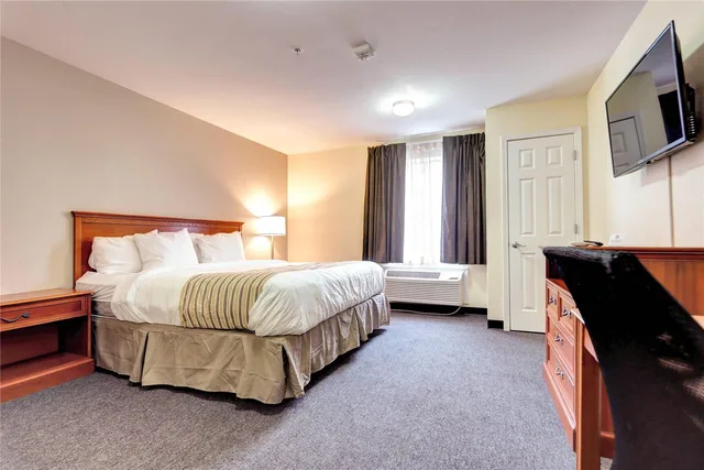 غرفة بسرير كينج لذوي الإعاقة، Suburban Studios Westminster Denver North 3/6