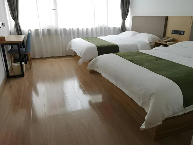 Deluxe, Twin Beds, GreenTree Inn Shandong Rizhao University City Express Hotel 2/2