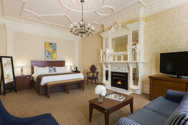 Versailles, Suite, King Bed، CHATEAU VERSAILLES 1/2