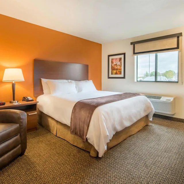 غرفة قياسية بسرير كوين، My Place Hotel Brookings 3/10