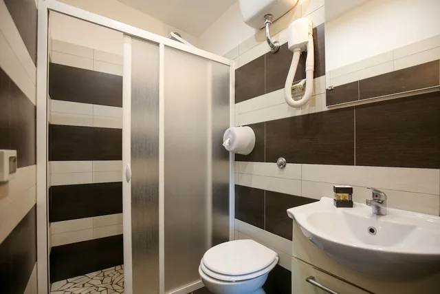 بنغل سوبيريور بسرير كينج وسرير كوين، Santa Fortunata Village Camping 4/6