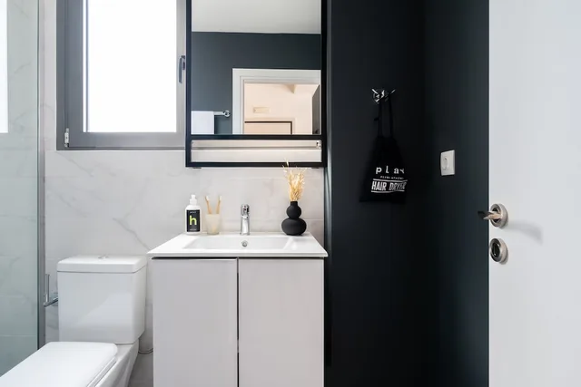 Deluxe, Queen Bed, Play Psyri Athens, a member of Brown Hotels 4/4