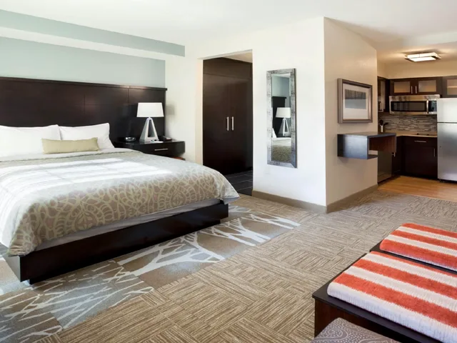 غرفة قياسية بسرير مزدوج، STAYBRIDGE SUITES LEXINGTON 1/2