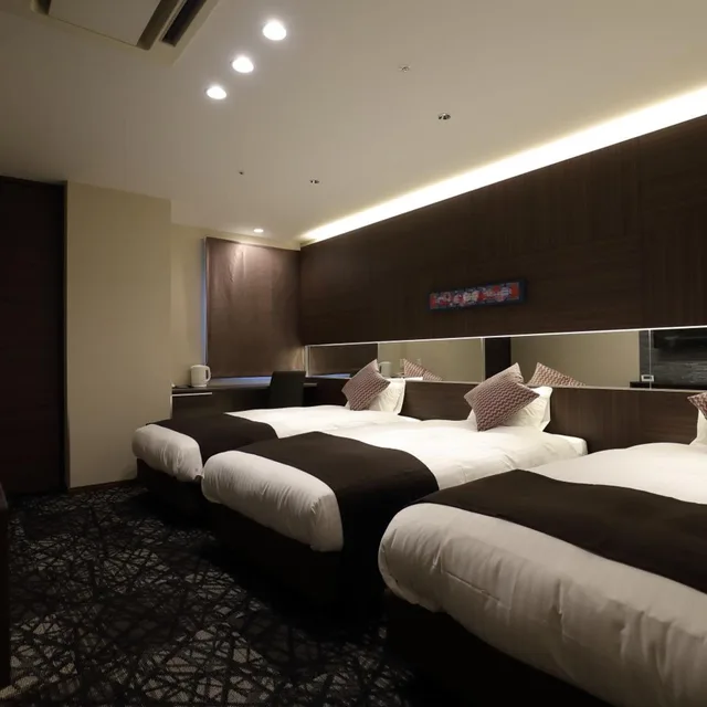 غرفة ثلاثية، Osaka Teikoku Hotel 3/10